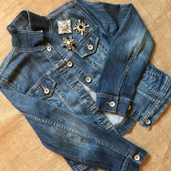 5/6 10 AM EST Derby Day Brooch Blow-Out - Picture 9 of 11